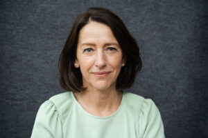 Portraitfoto von ComTeam Kooperationspartnerin Evelin Kammerer